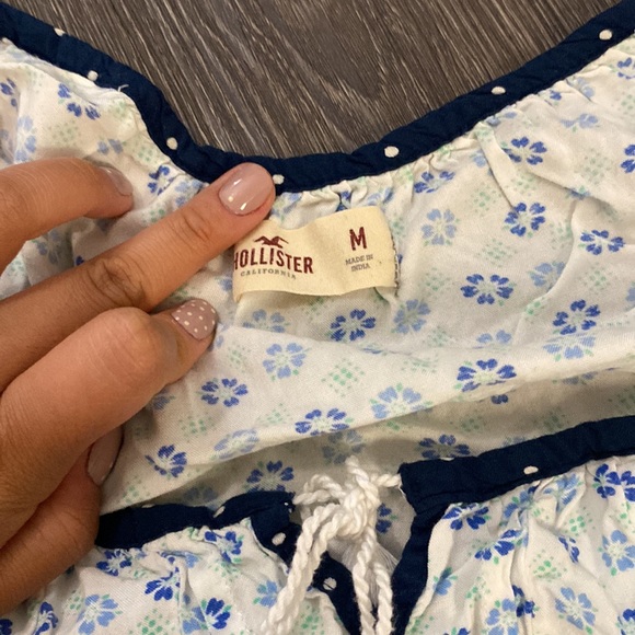 Hollister summer t-shirt - Picture 2 of 3